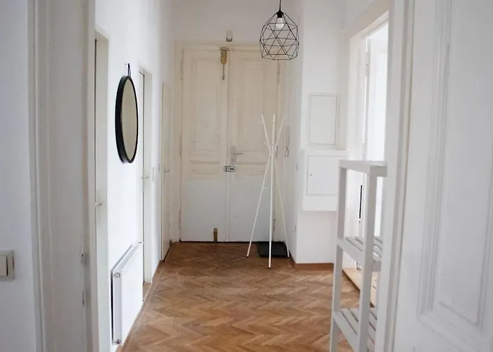 Tiberius Apartment I Levestate